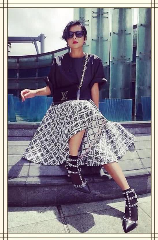 徐濠萦这身搭配,男人看了都怀疑人生,网友:陈奕迅咋受得了她?