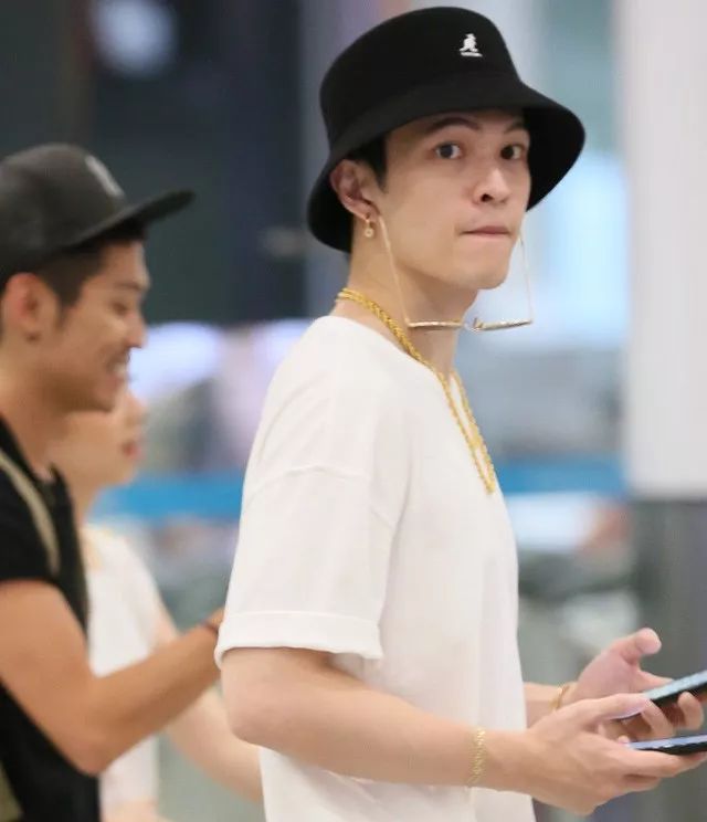 邓紫棋与富二代男友现身二人都很潮网友看着比林宥嘉帅