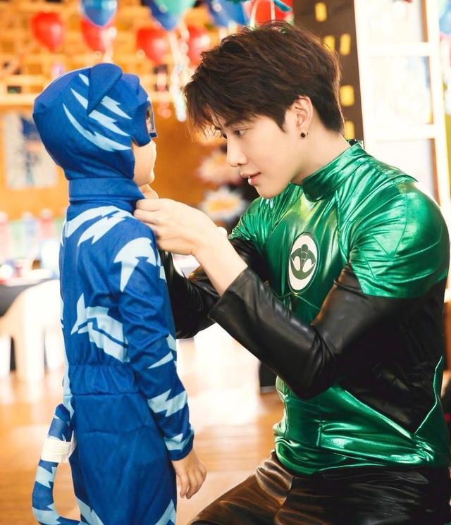 儿子4岁生日,mike为maxwell举办派对,父爱满满!