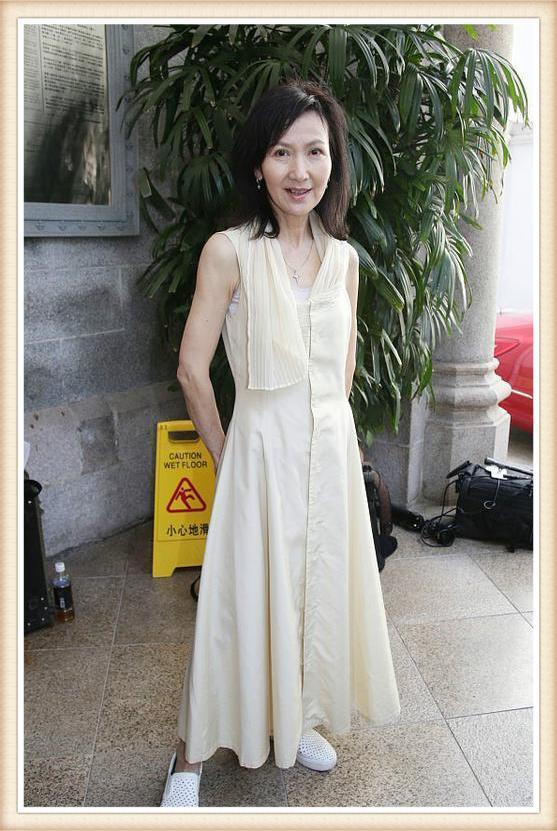 当63岁赵雅芝遇上59岁陈美琪终于见识保养与不保养的差距有多大