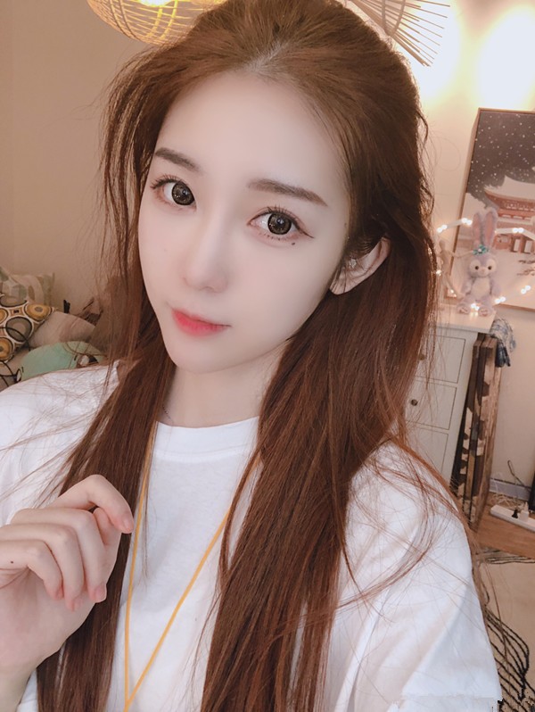 虎牙天命杯即将开赛,网友不期待4am,竟然期待她?