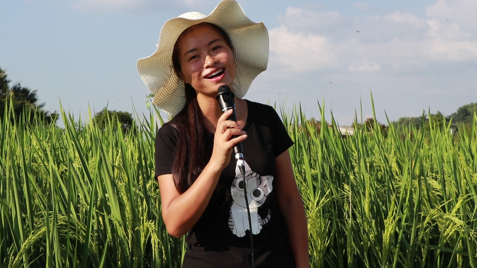 农民歌手果然名不虚传,《风吹麦浪》唱得比原唱还醉人