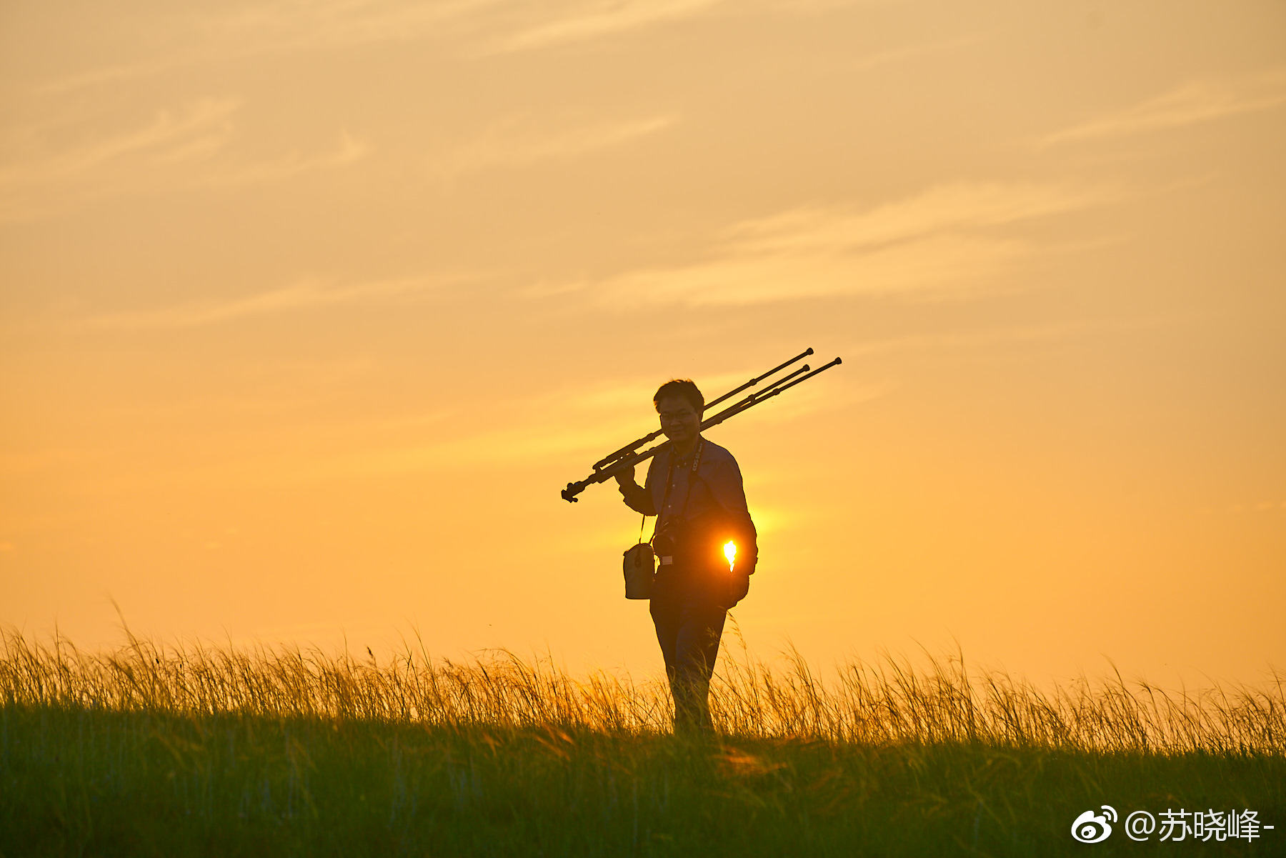等日出的摄影人