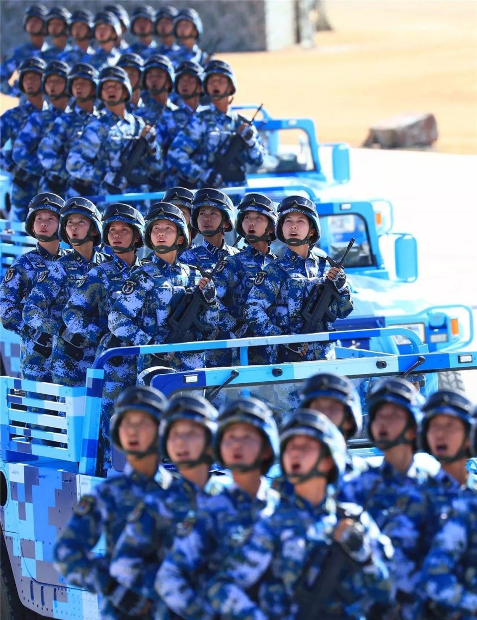 杀气腾腾—三十多年前的中国海军陆战队!