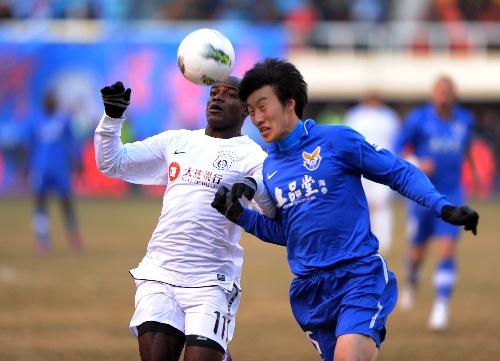 晋鹏翔丨引进一名优缺点同样明显的中后卫,大连一方用意在哪?