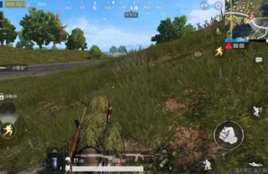 有个熊猫主播告诉我用镰刀割草能做吉利服,竟