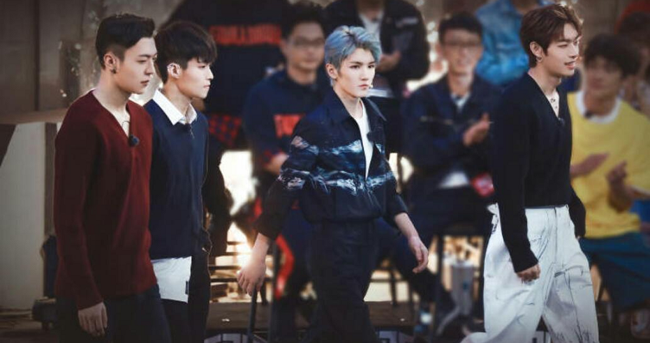 baby坤音四子同框 坤音四子给小海绵带了礼物这画面太有爱