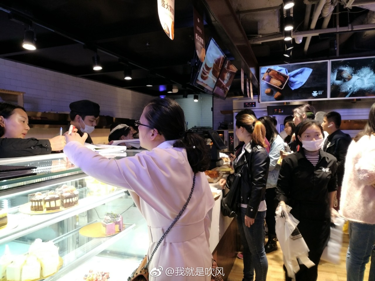 近爆红的面包店—祐禾,在汉街万达百货负一楼第开了店|油面皮|汉街|面包店_新浪新闻