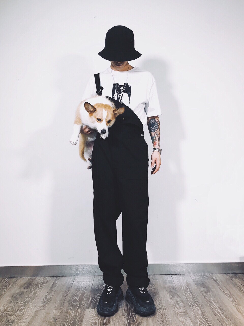 什么裤子配巴黎世家鞋,注意性价比问题