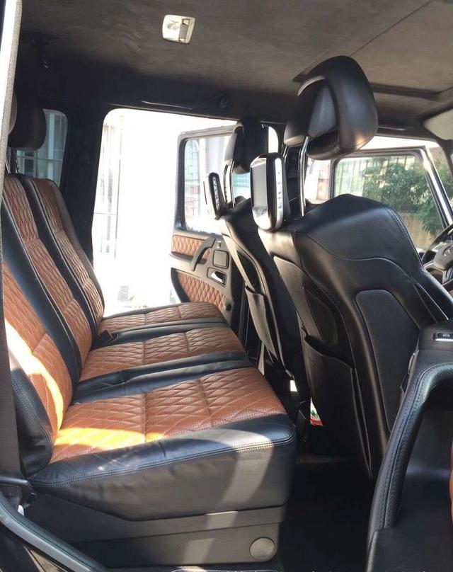 这车80w左右拥有 2015年奔驰g63 amg 黑色黑黄双色格子皮内饰