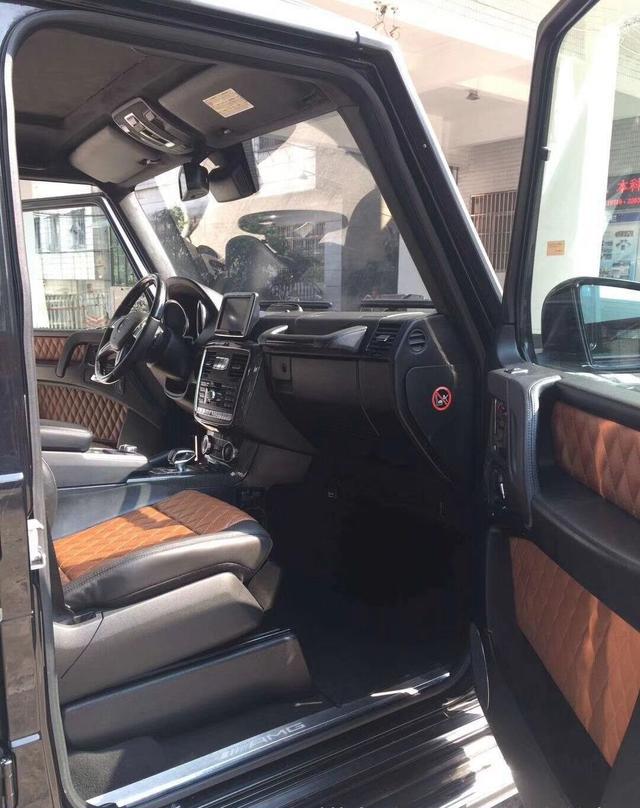 这车80w左右拥有 2015年奔驰g63 amg 黑色黑黄双色格子皮内饰