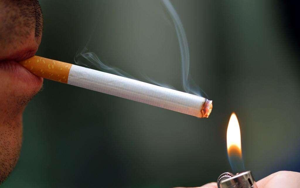戒烟难是因为在戒烟过程中,会出现一系列的尼古丁戒断综合征,如果戒烟