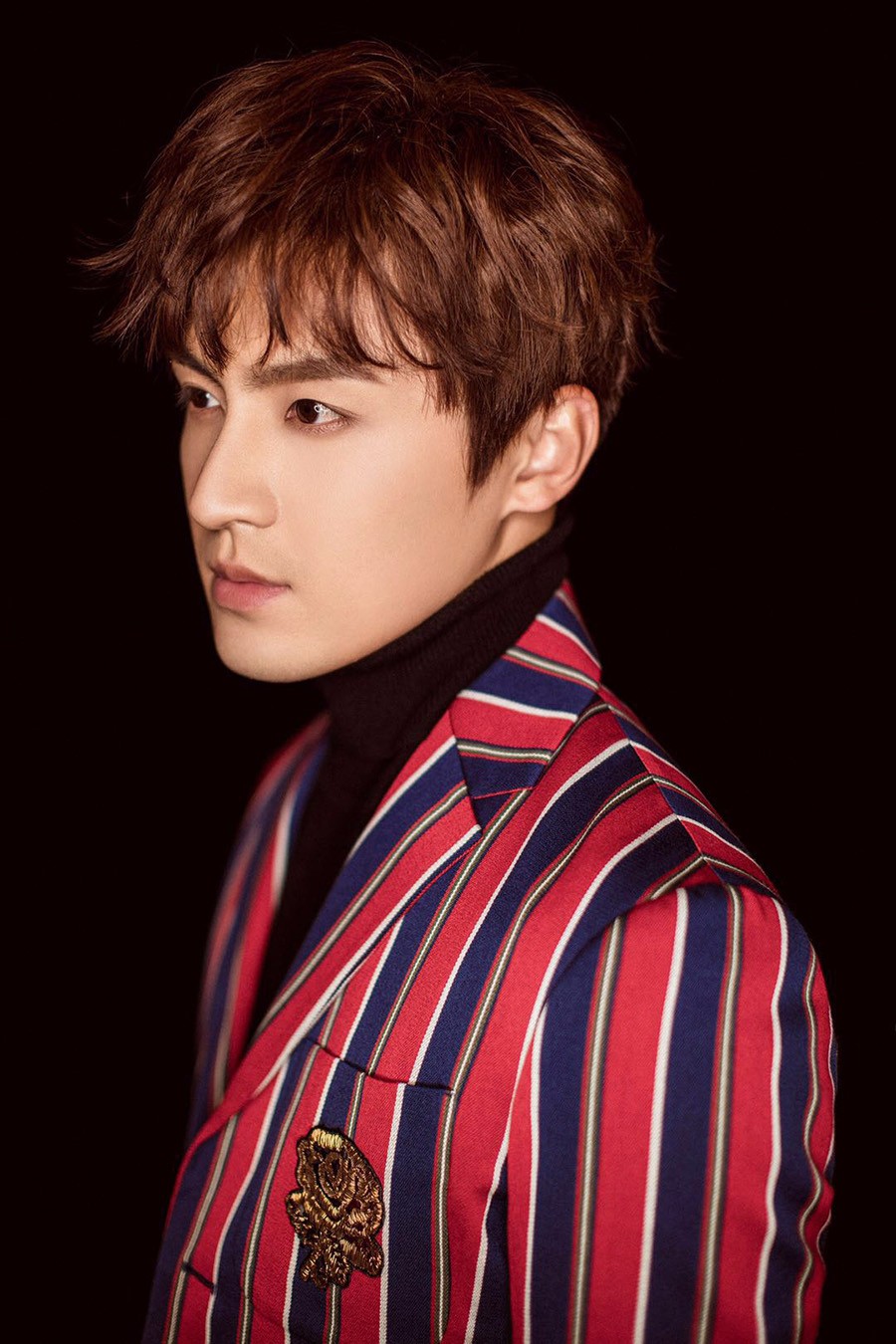 高泰宇520写真来袭 笑容治愈彰显暖男风范