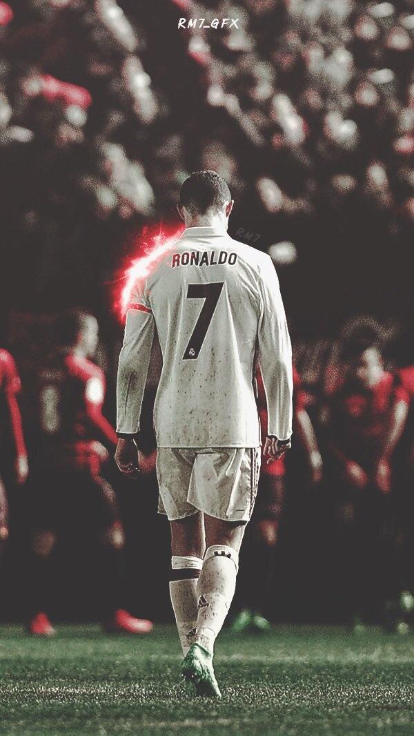 那一个白衣飘飘的男人:祝福c罗能在尤文踢开心的足球