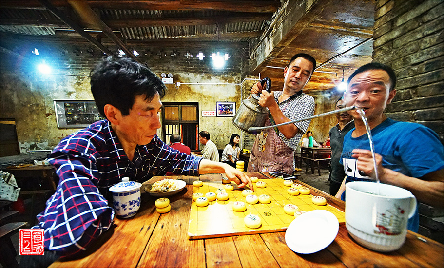 重庆黄桷坪,美院教授挽救了上世纪八十年代的茶馆