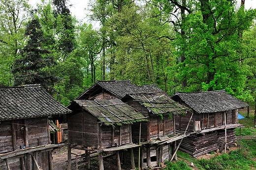 红袖苗族巫泥八百户中国最后古村落