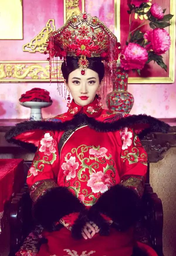 穿凤冠霞披的女明星,我喜欢景甜,你呢?