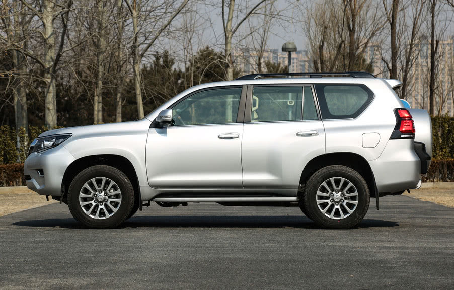 都是非承载式硬派suv价格相差一倍日产途达和丰田普拉多怎么选