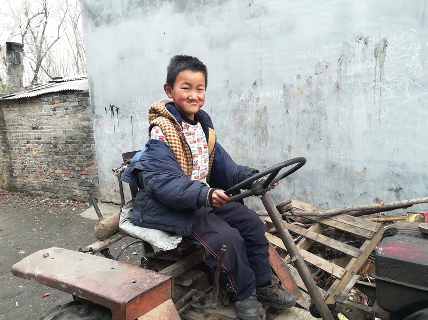 老人3天内捡2患病弃婴 捡破烂10年攒钱治病大火泡汤_新浪看点