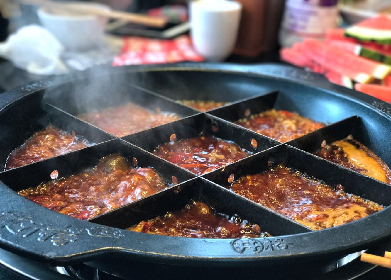 在北京城吃地道的重庆辣火锅, 就这家了! 原汁原味很巴适!