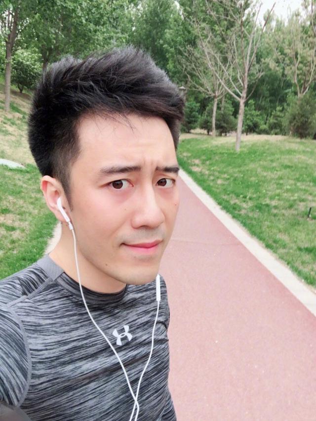 陈欧出生于四川德阳.