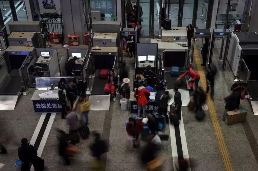 深圳地铁保安招工难:包吃住工资6千没人做,90