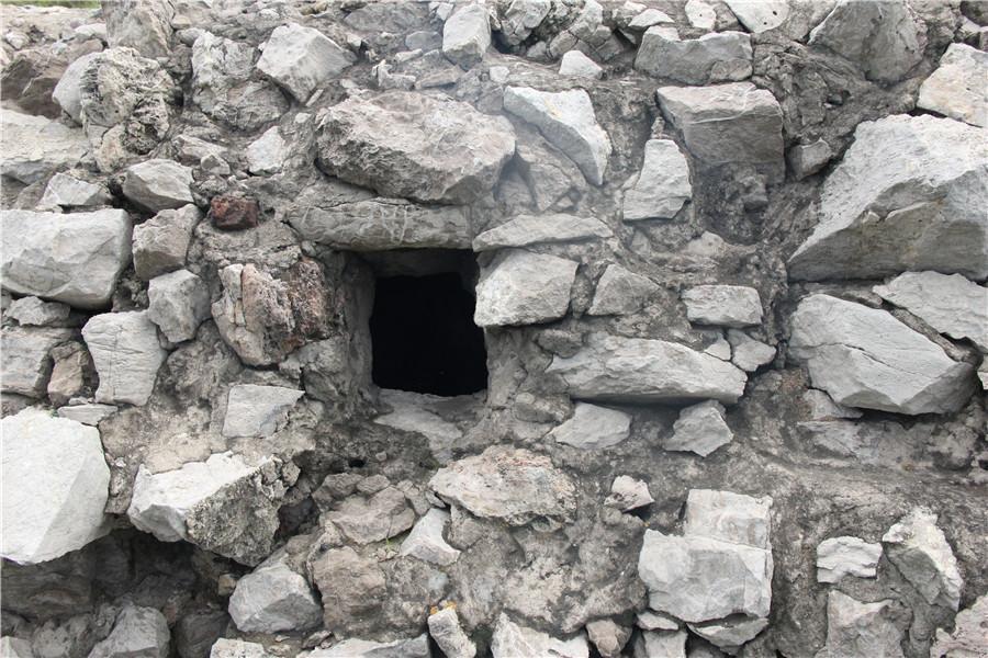 河北一山村惊现侵华日军碉堡群 暗道绵延2000米