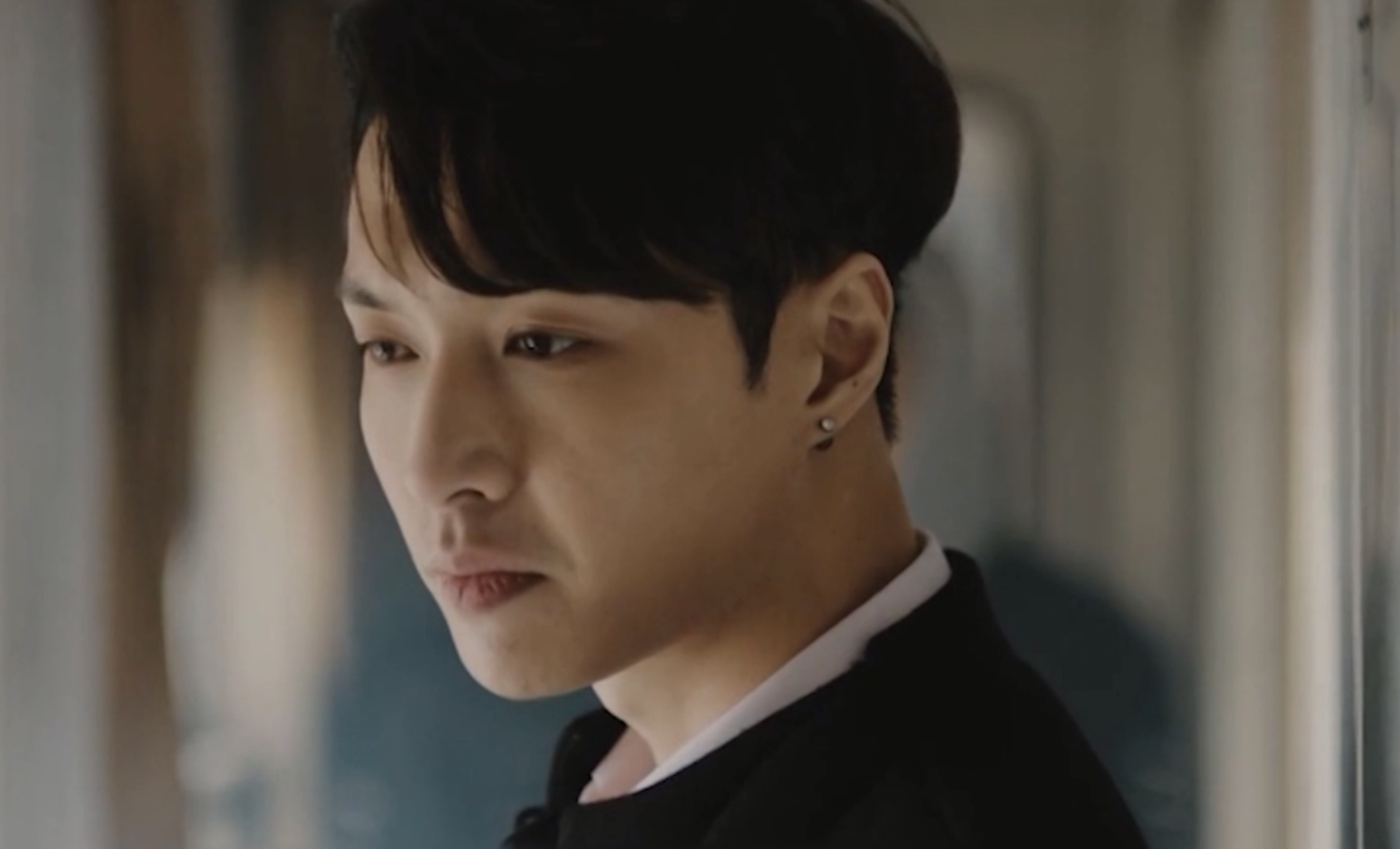 沙海保护霍秀秀的蓝袍人是谁真相太可怕武力值不输张起灵