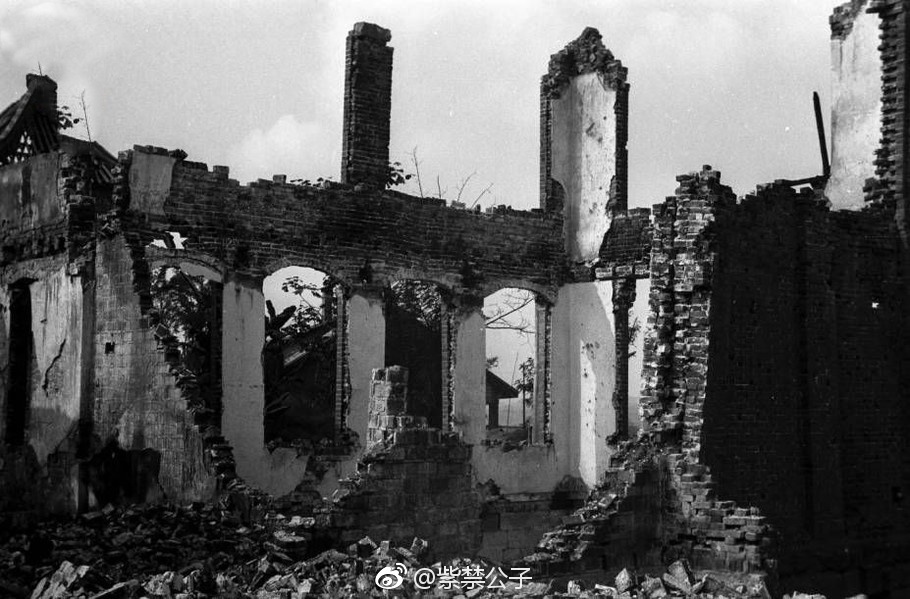 重庆大轰炸指1938年2月18日起至1943年8月23日,日本对战时中华民国战