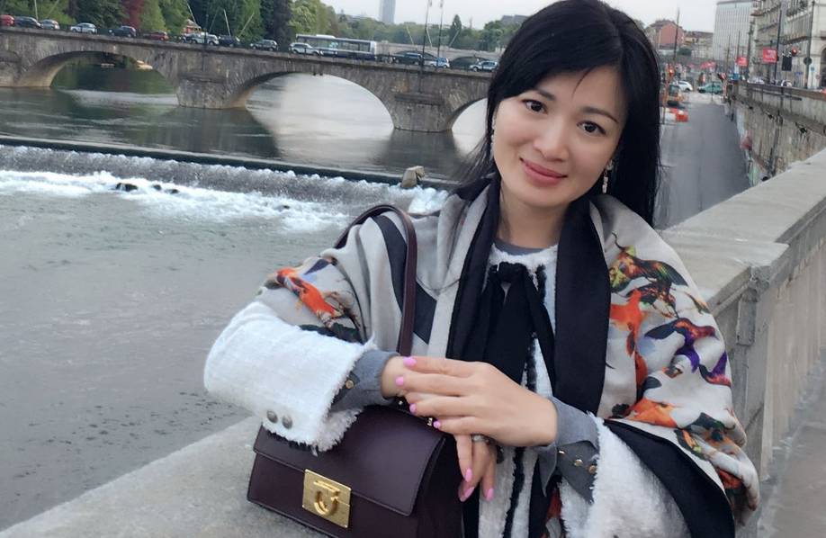 尤其是陈少霞演的《倚天屠龙记》中蛛儿的角色和《鹿鼎记》中的双儿的