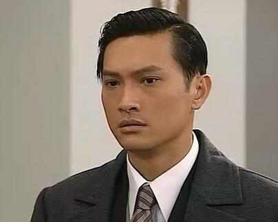 许文强的扮演者, 网友调侃黄晓明在演自己, 周润发才是永恒的经典