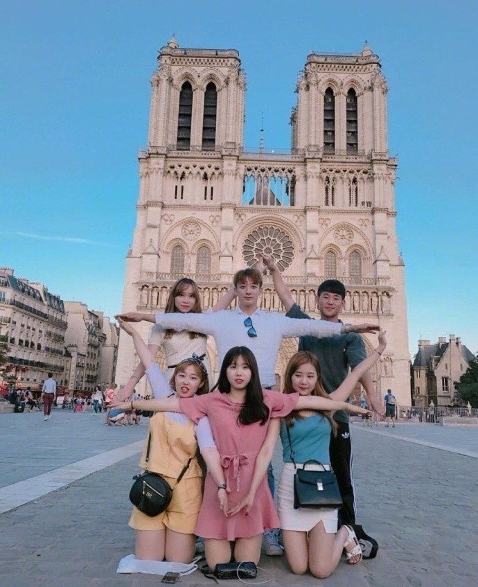 解锁好朋友拍照新姿势假期快和好朋友们约起吧