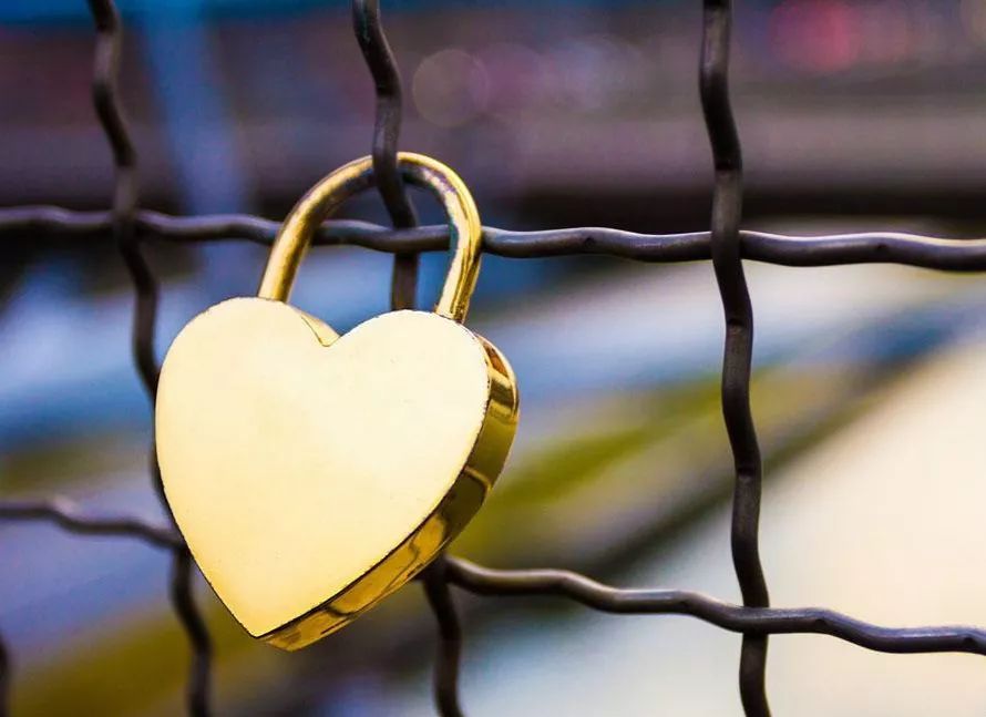 心理测试:4把心锁你会哪一个,测你容易陷入爱情的可能性有多高