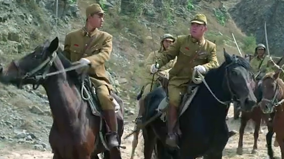 小鬼子骑兵队追击八路军,没想到中了埋伏,被八路军重创