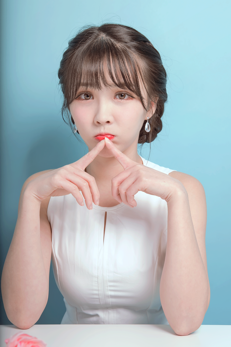 一个青涩怡人美丽可爱的萌妹子