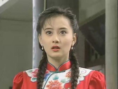 帘幽梦》中台湾第一美女萧蔷也是她的配角,可见琼瑶是多么重视陈德容