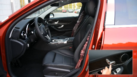 19款全新奔驰C级C180L,外观时尚运动版!