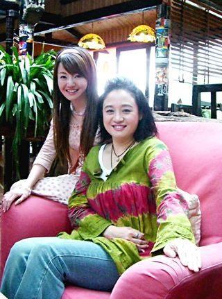 后来,在朋友的介绍下,伍宇娟嫁给了美籍华人李慕华.