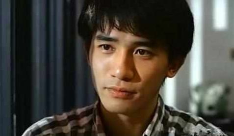 梁朝伟年轻 新浪（移动端）