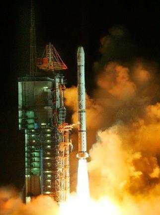 东方红一号发射28天后就没燃料了,为何还能一直在太空运行?