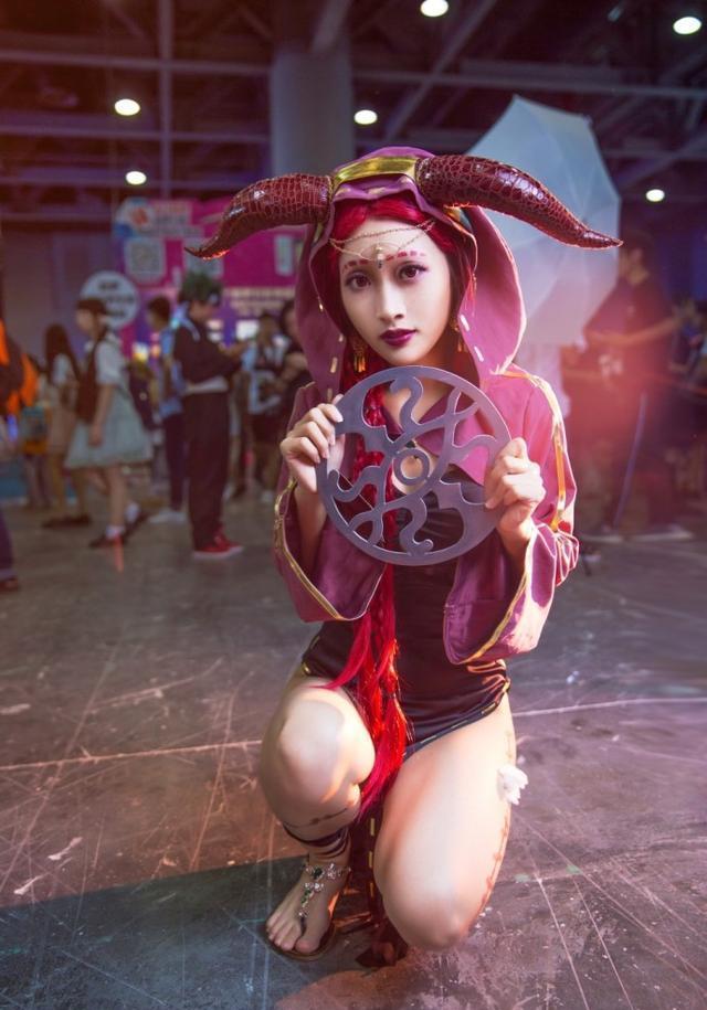 第五人格:这位祭司小姐姐有点冷艳哦!有人要来和小姐姐一起玩吗