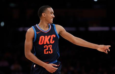 最新交易!老鹰抢到5号秀,基德想执教勇士,太阳签约让人惊喜!