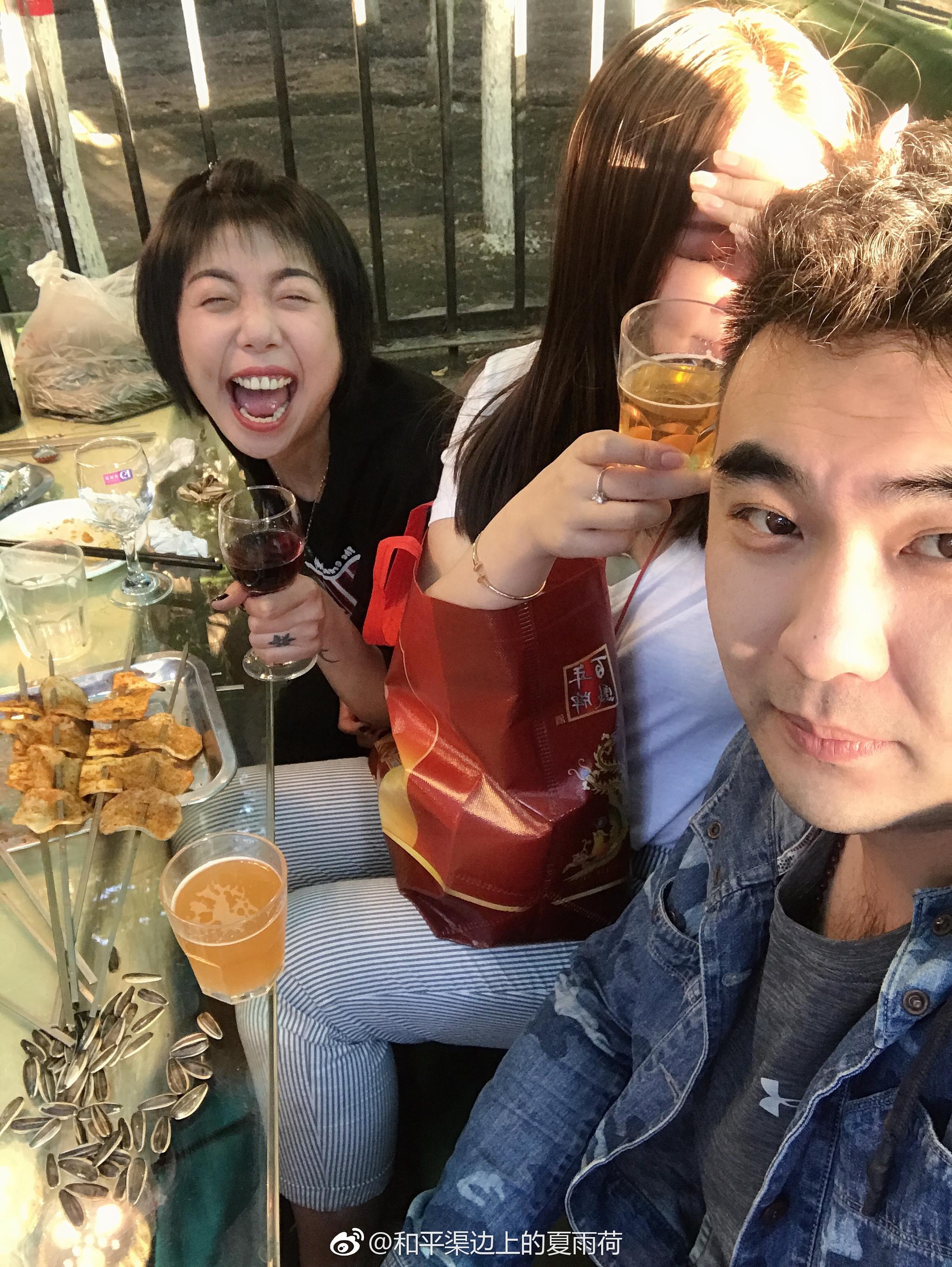 hia hia 开心死了,干!