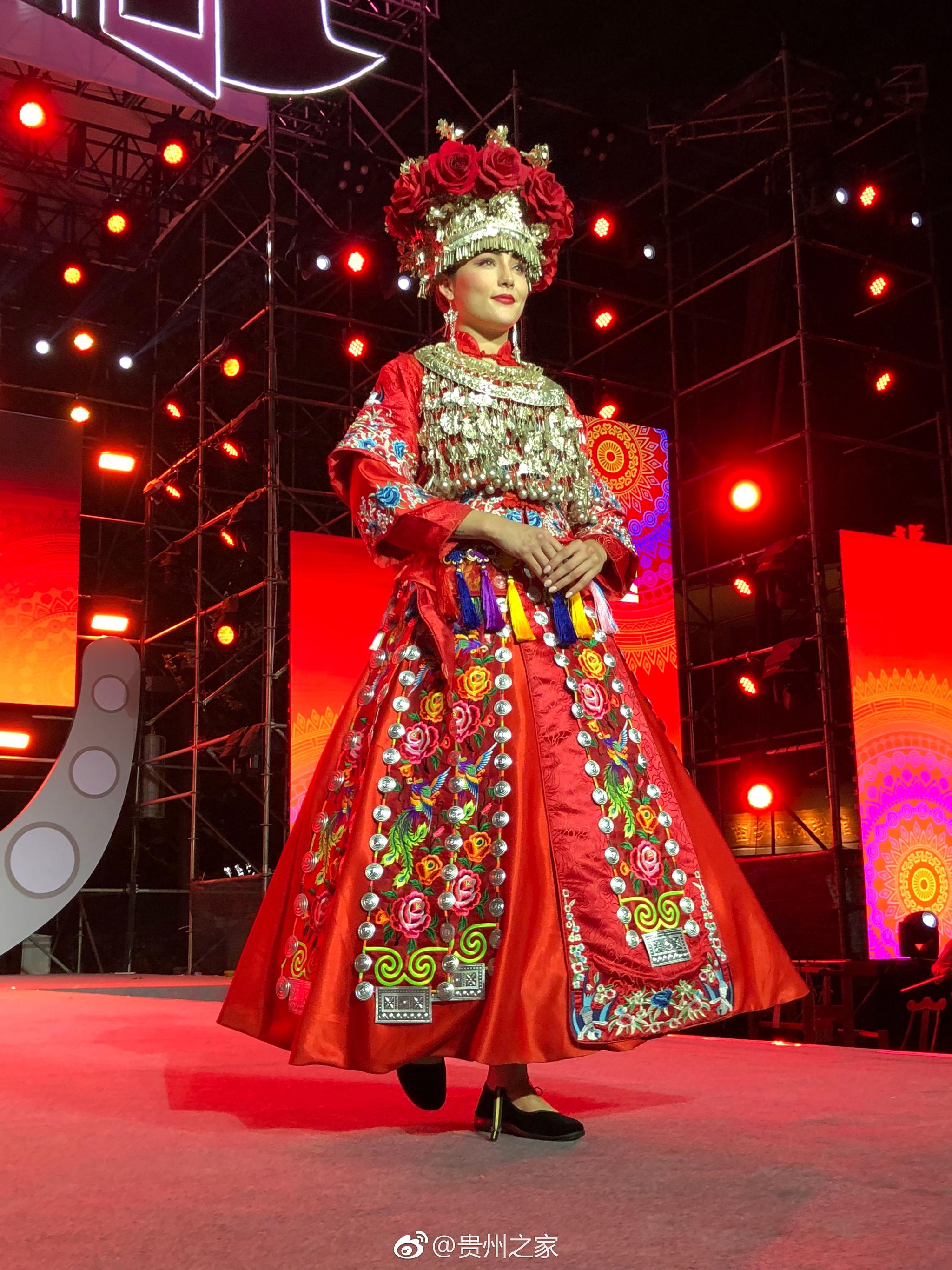 贵州苗族盛装有多美?喜欢那个?