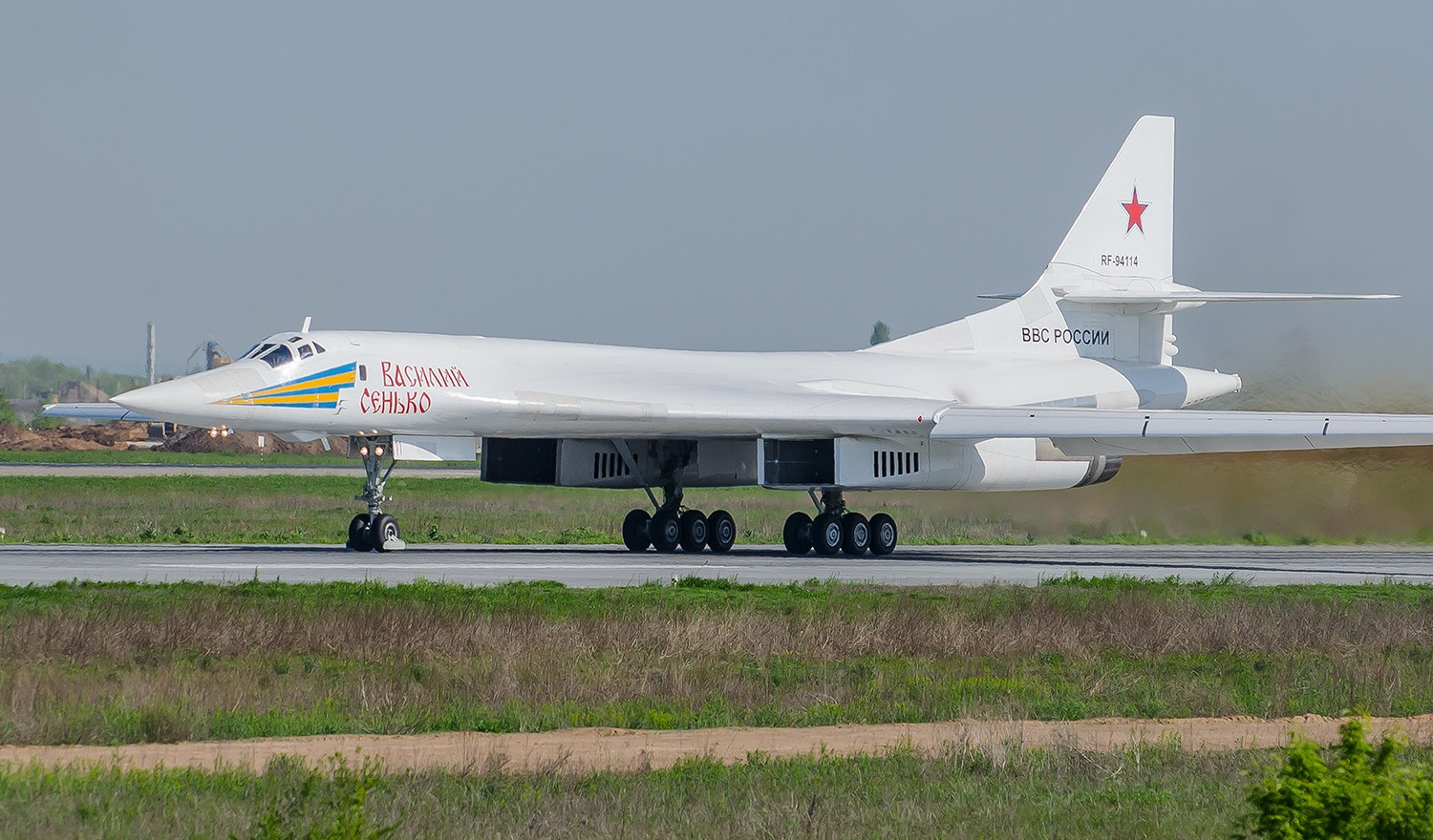 图160型战略轰炸机是俄罗斯空天军目前最为先进的战略轰炸机了