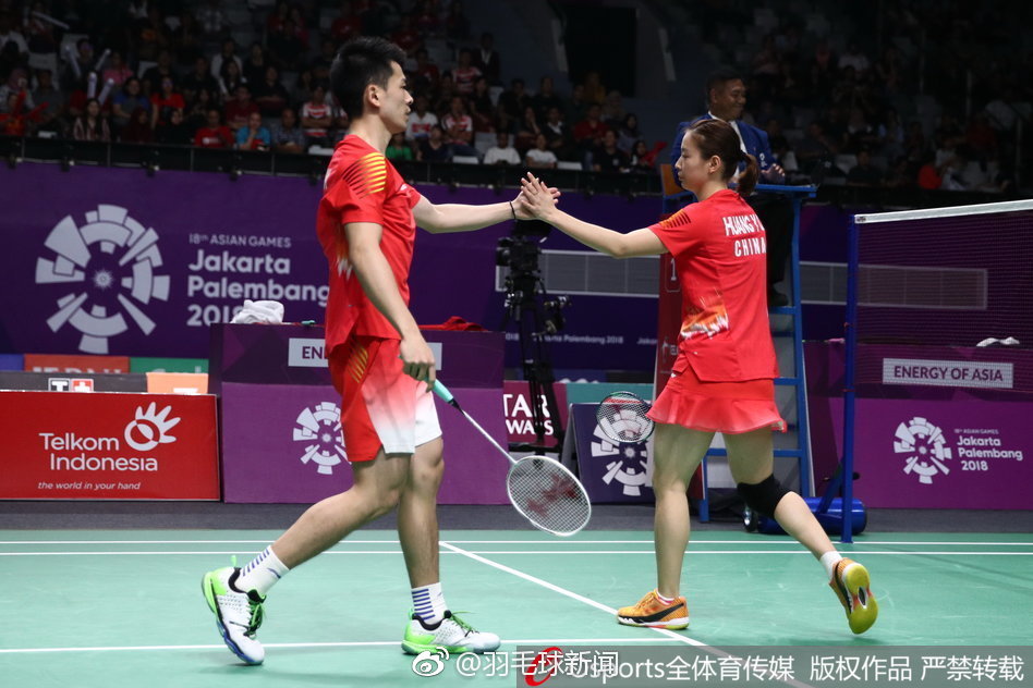 亚运会混双决赛郑思维/黄雅琼21-8/21-15邓俊文/谢影雪,这是国羽亚运