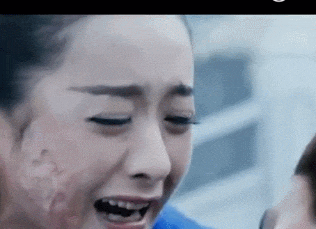 还有赵丽颖年轻一代的演技扛把子,不管是嗷嚎大哭还是梨花带雨地抽泣