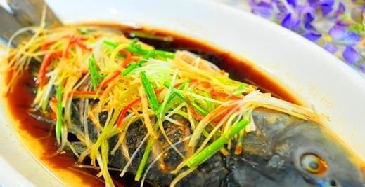中华粤菜广州菜:姜葱煀鲤鱼