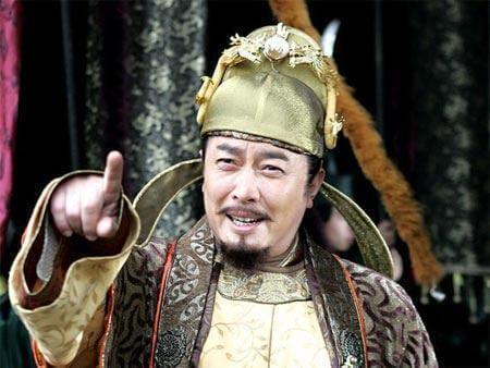 皇帝生了个大毒疮儿子不嫌脏亲自口吸毒脓果断让他继承王位