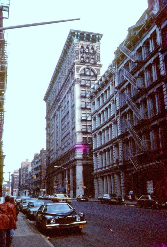 老照片:1970 年代,摄影师镜头下的纽约街头(6)_新浪看点